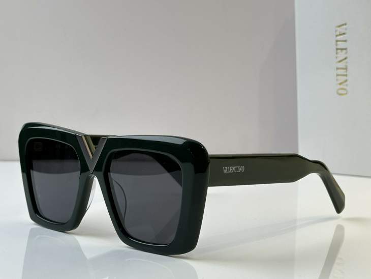 Picture of Valentino Sunglasses _SKUfw67175972fw